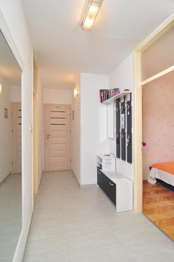 Full Equipped Flat Close To All Сплит Екстериор снимка
