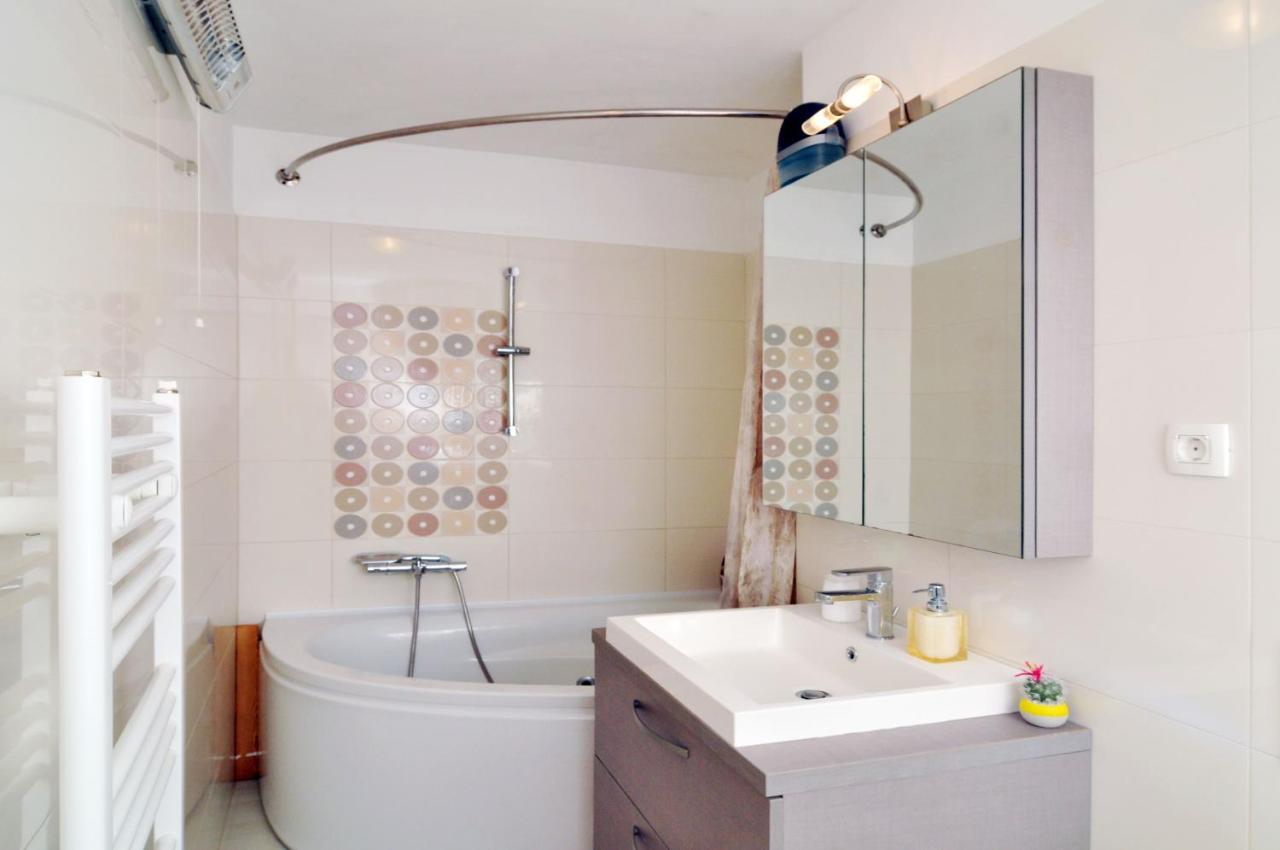 Full Equipped Flat Close To All Сплит Екстериор снимка