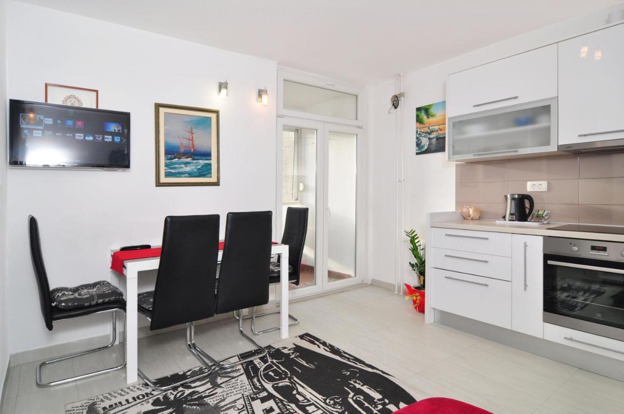Full Equipped Flat Close To All Сплит Екстериор снимка